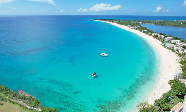 Baie Longue, also known as Long Bay or La Samana