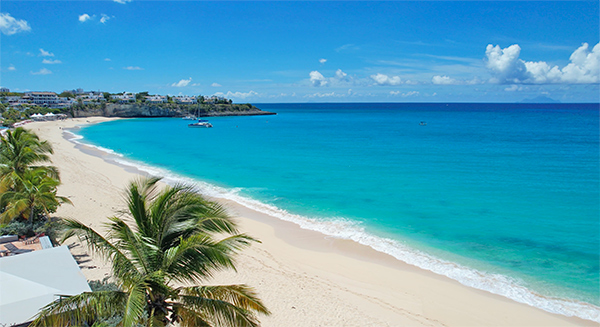 Baie Longue, also known as Long Bay or La Samana