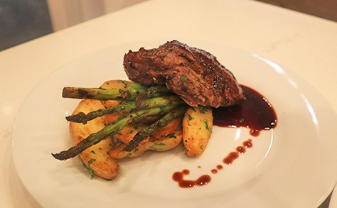 Steak, Potatoes & Grilled Asparagus